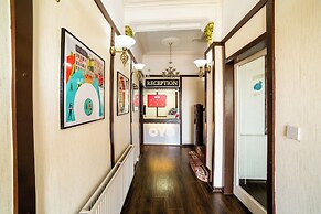 OYO The Golden Cheval Hotel