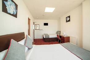 OYO The Golden Cheval Hotel