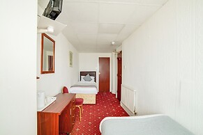 OYO The Golden Cheval Hotel