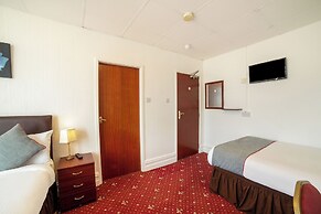 OYO The Golden Cheval Hotel