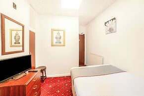 OYO The Golden Cheval Hotel