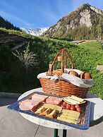 Engadin Lodge