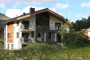 Engadin Lodge