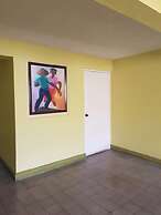 New Kingston Apt at Kensington Court