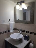 New Kingston Apt at Kensington Court