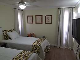 New Kingston Apt at Kensington Court