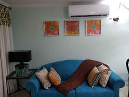 New Kingston Apt at Kensington Court