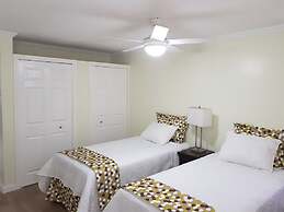 New Kingston Apt at Kensington Court