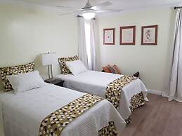 New Kingston Apt at Kensington Court