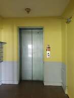 New Kingston Apt at Kensington Court