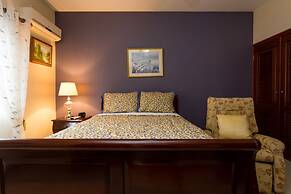 New Kingston Guest Apartment at Inglaterra I