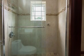 New Kingston Guest Apartment at Inglaterra I