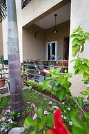 New Kingston Guest Apartment at Inglaterra III