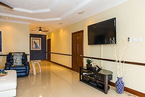 Kingston Luxury Family Retreat