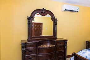 Kingston Luxury Family Retreat