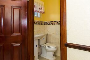 Kingston Luxury Family Retreat