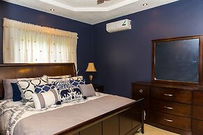 Kingston Luxury Family Retreat