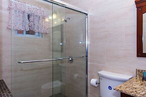 Kingston Luxury Family Retreat