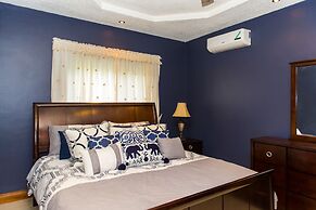 Kingston Luxury Family Retreat