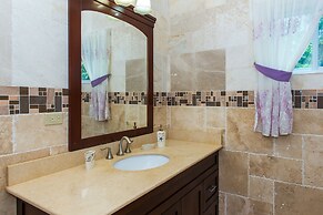 Kingston Luxury Family Retreat