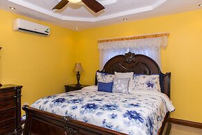 Kingston Luxury Family Retreat