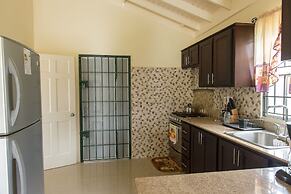 Ocho Rios Beach House at Dax Hall