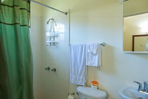 Ocho Rios Beach House at Dax Hall