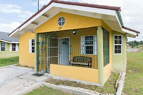 Ocho Rios Beach House at Dax Hall