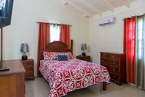 Ocho Rios Beach House at Dax Hall