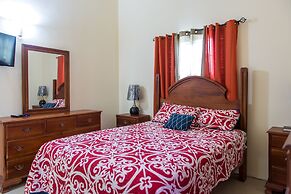 Ocho Rios Beach House at Dax Hall