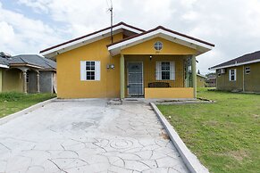 Ocho Rios Beach House at Dax Hall