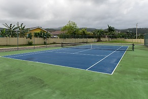 Ocho Rios Beach House at Dax Hall