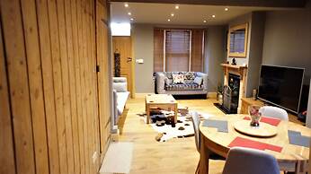 Simpsons Cottage - Grove Road Cottages