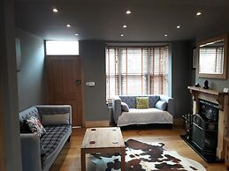 Simpsons Cottage - Grove Road Cottages