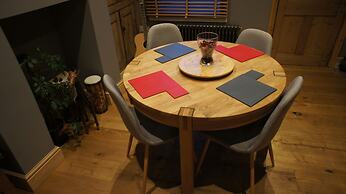 Simpsons Cottage - Grove Road Cottages