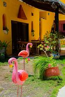 Flamingos Inn