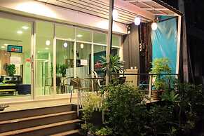 Ananas Phuket Central Hostel - Adults Only