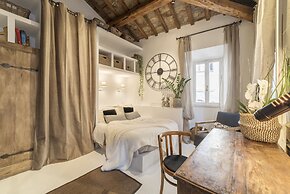 Navona Luxury & Charming Apartment