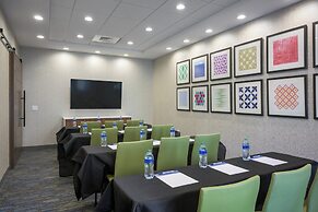 Holiday Inn Express & Suites Phoenix East - Gilbert, an IHG Hotel
