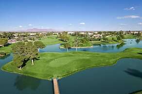 Holiday Inn Express & Suites Phoenix East - Gilbert by IHG