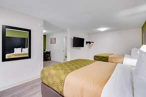 Super 8 by Wyndham Palestine