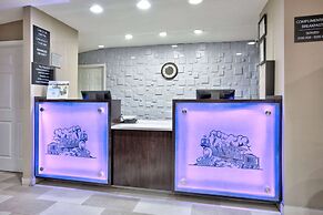 Super 8 by Wyndham Palestine