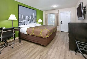 Super 8 by Wyndham Palestine