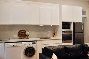 Manly Waves Studios & Apartments