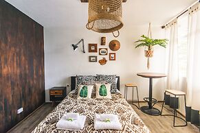 Manly Waves Studios & Apartments