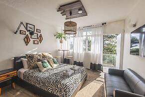 Manly Waves Studios & Apartments