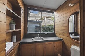 Manly Waves Studios & Apartments