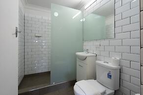 Manly Waves Studios & Apartments