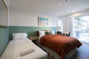 Manly Waves Studios & Apartments