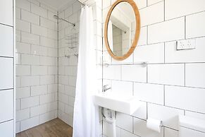 Manly Waves Studios & Apartments